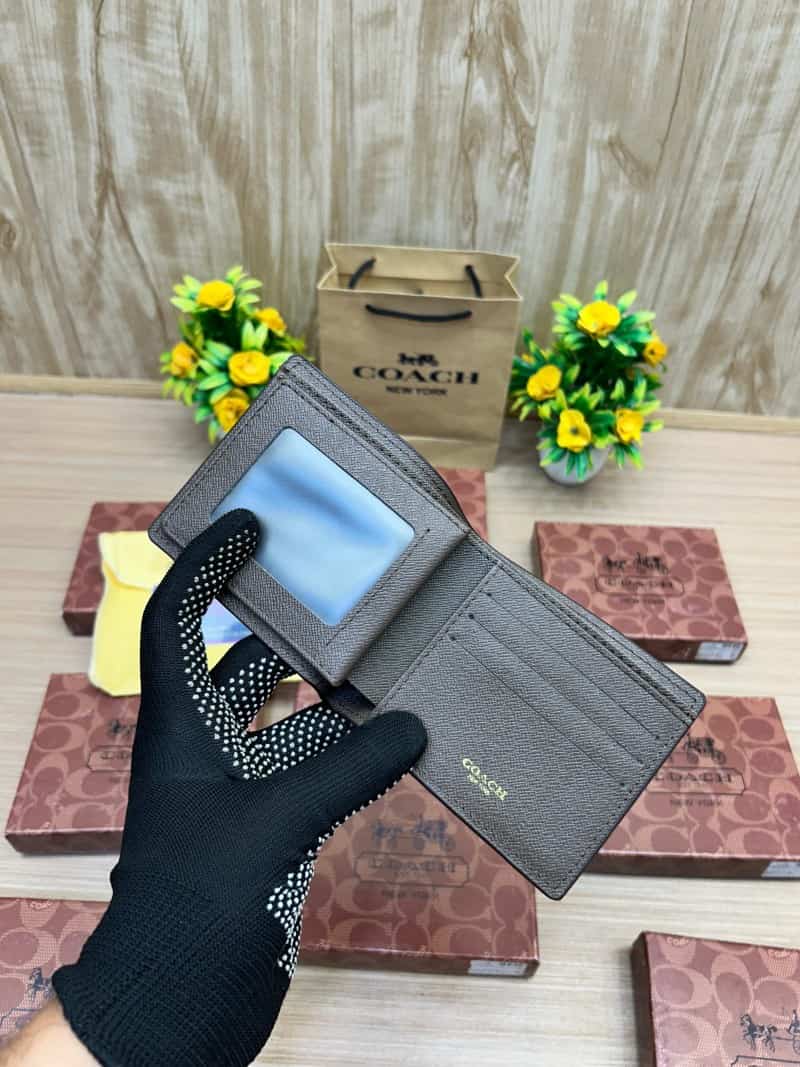COACH_WALLET_V705