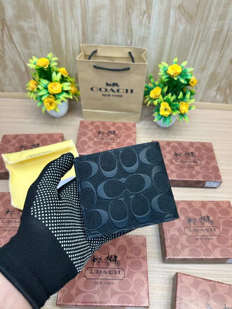 COACH_WALLET_V704
