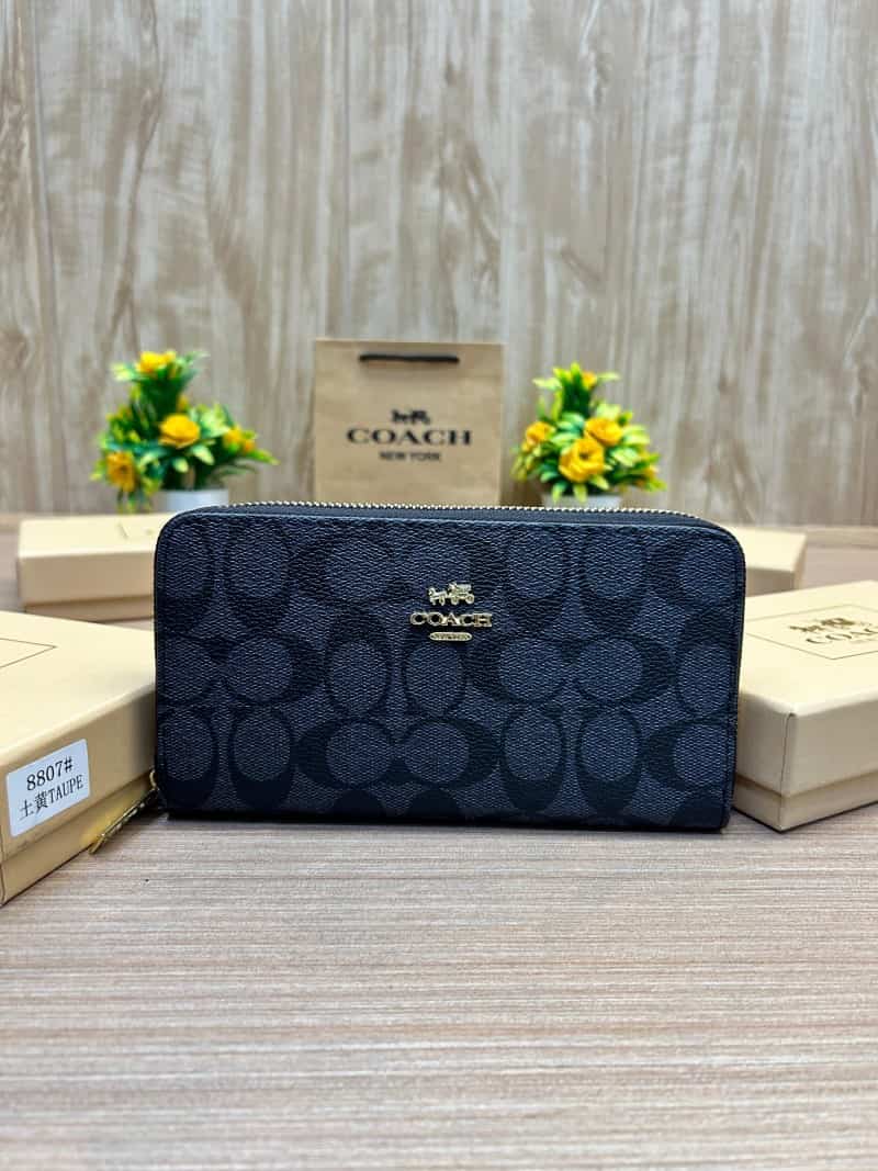 COACH_LONG_WALLET_V682