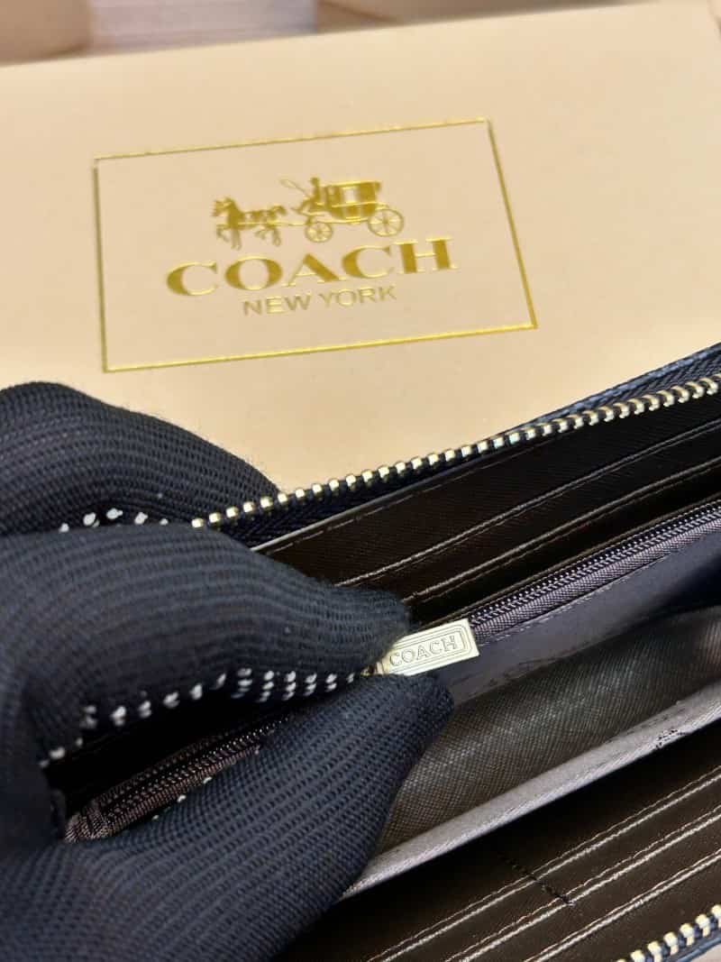 COACH_LONG_WALLET_V682