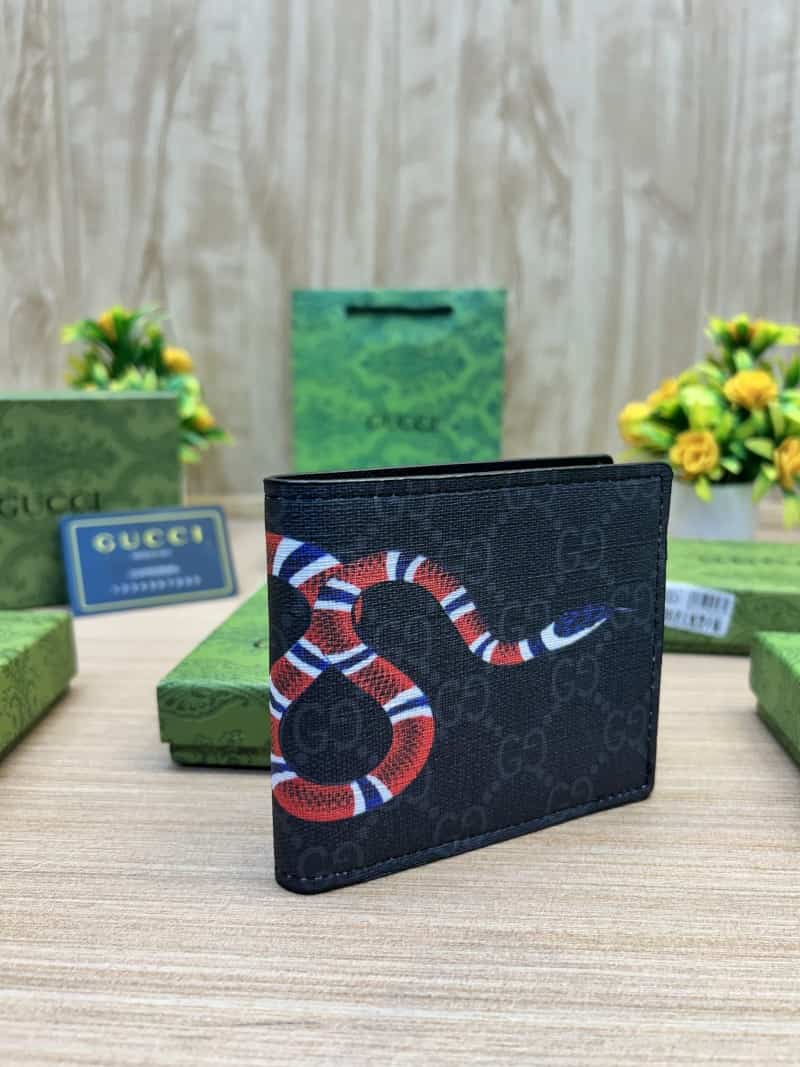GUCCI_WALLET_V657