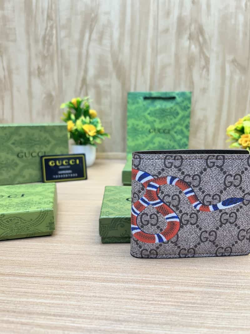 GUCCI_WALLET_V658