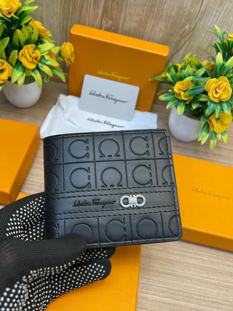 Salvatore_Ferragamo_WALLET_V653