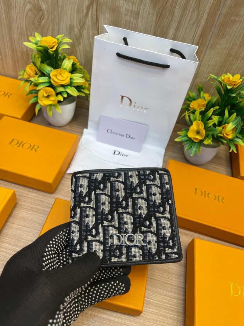 DIOR_WALLET_V637