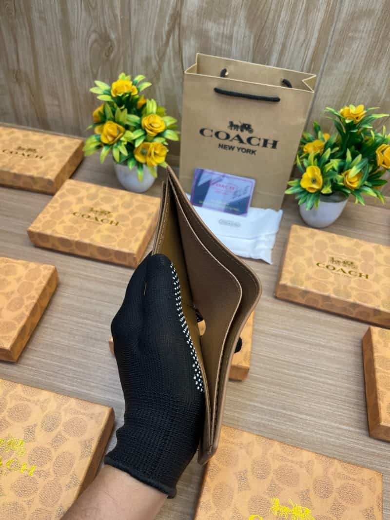 COACH_WALLET_V636
