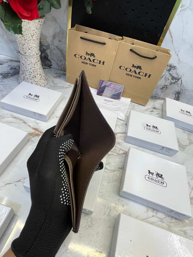 COACH_WALLET_V617