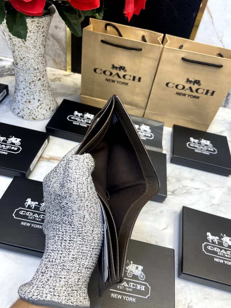 COACH_WALLET_V605