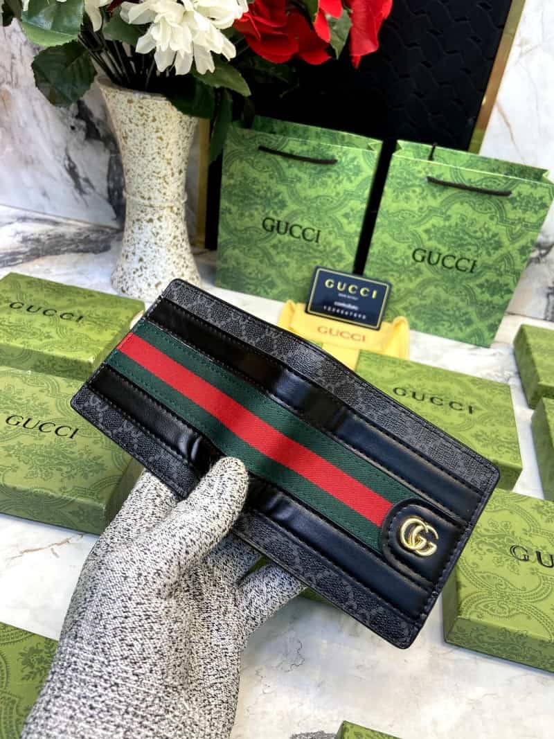 GUCCI_WALLET_V590