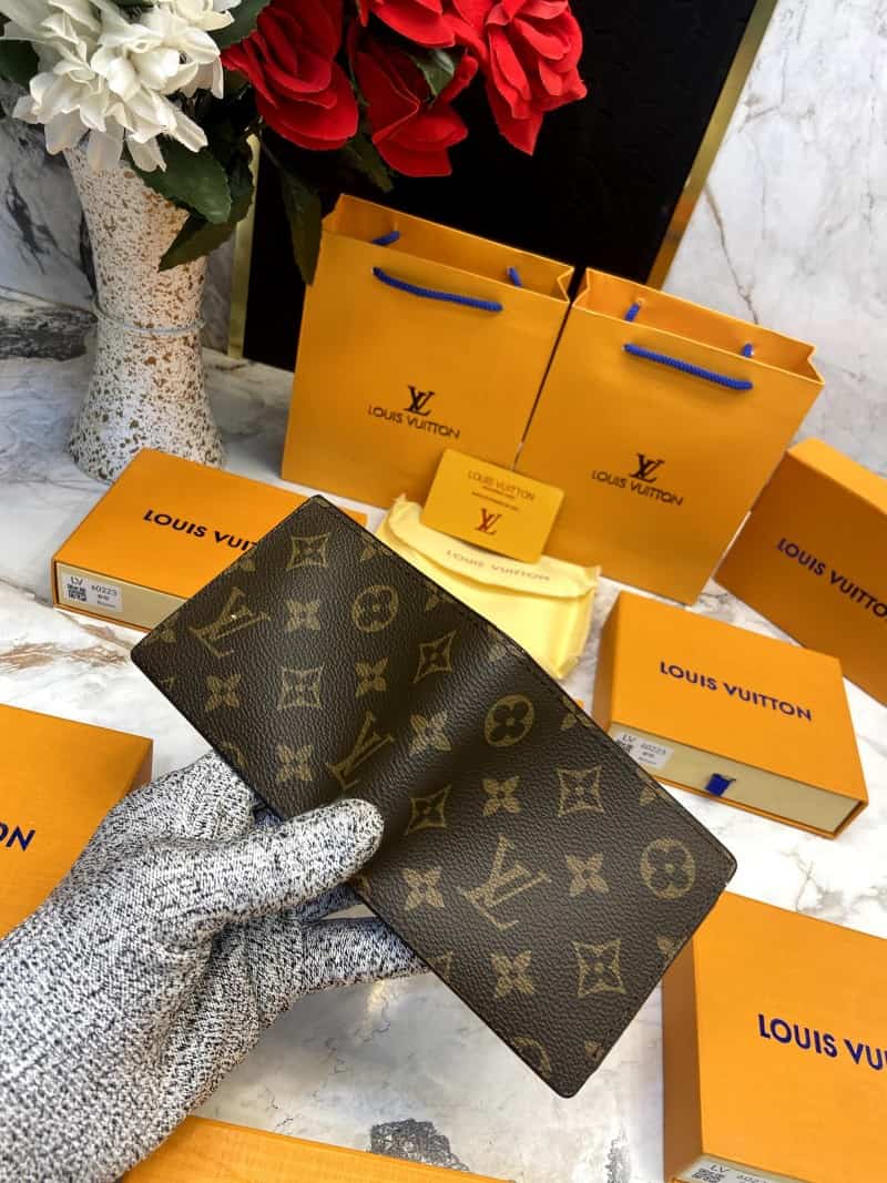 LOUIS_VUITTON_WALLET_V585