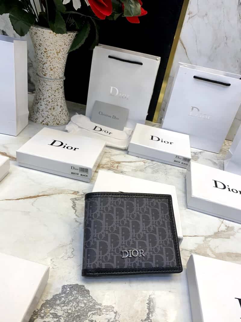 DIOR_WALLET_V562