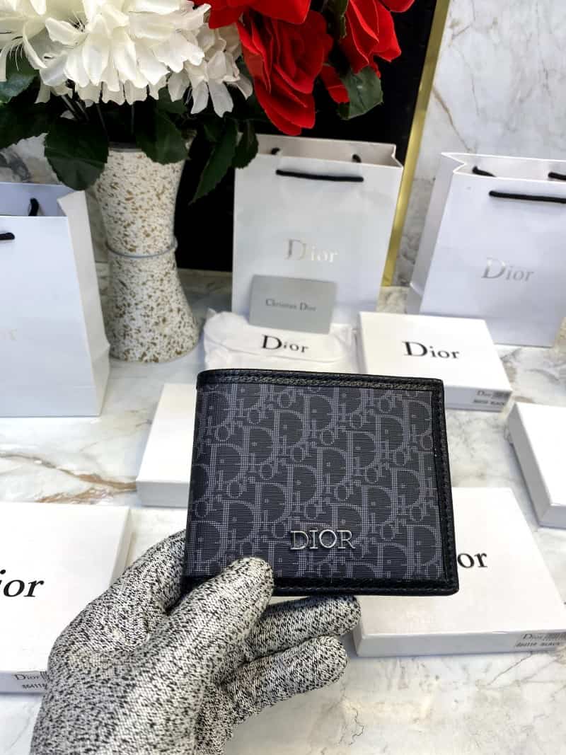 DIOR_WALLET_V562