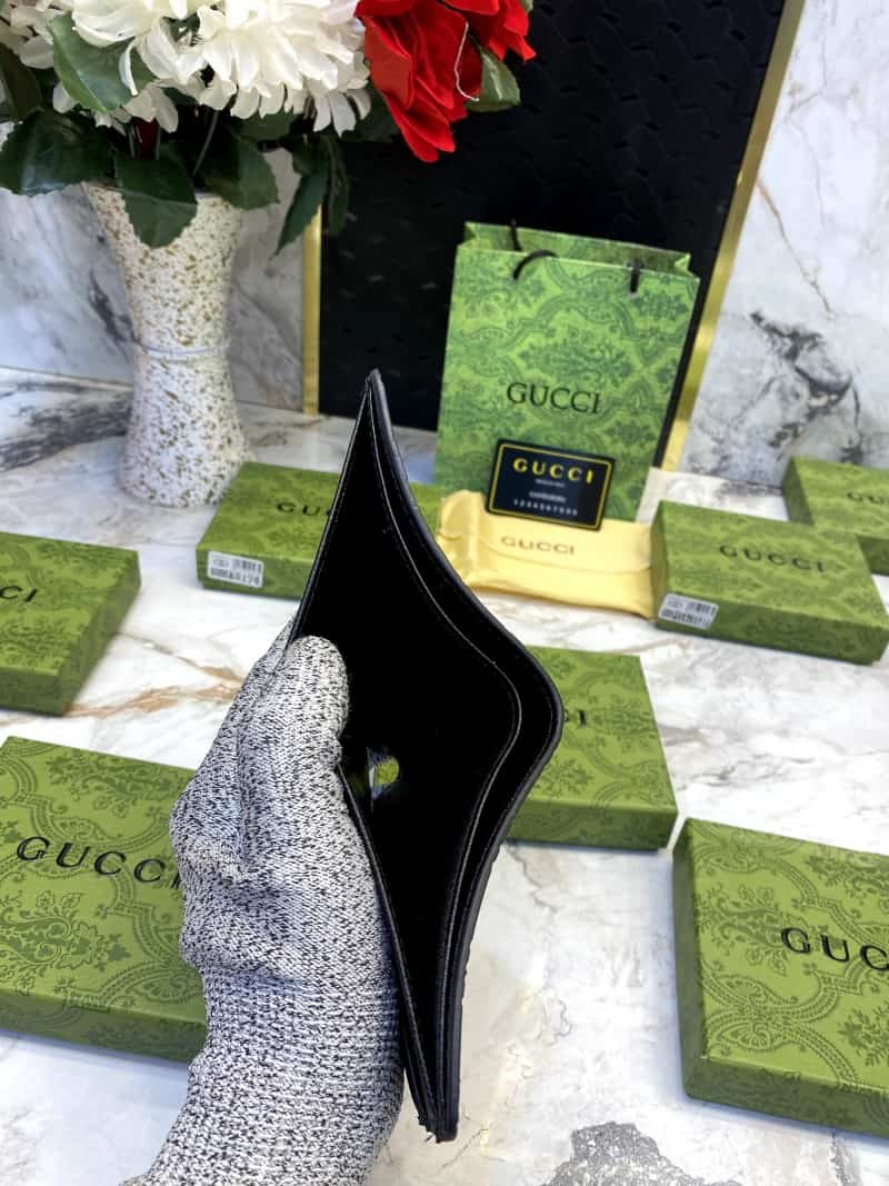 GUCCI_WALLET_V560