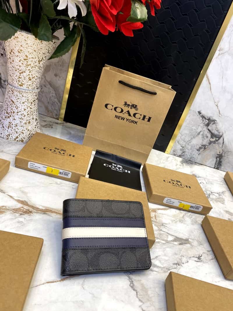 COACH_WALLET_V557