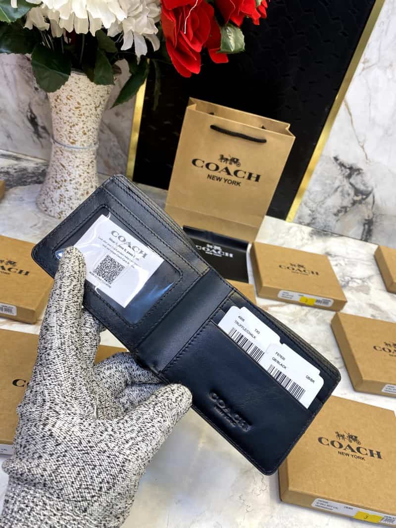 COACH_WALLET_V557