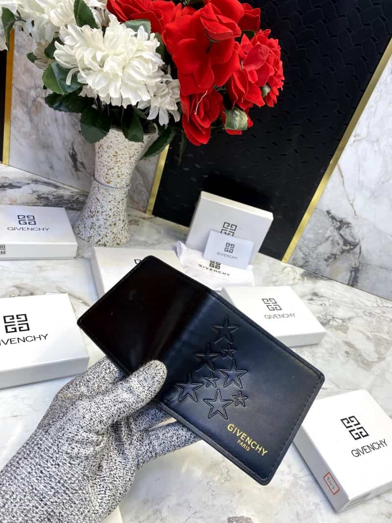 GIVENCHY WALLET V556