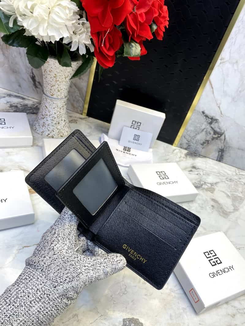 GIVENCHY WALLET V556