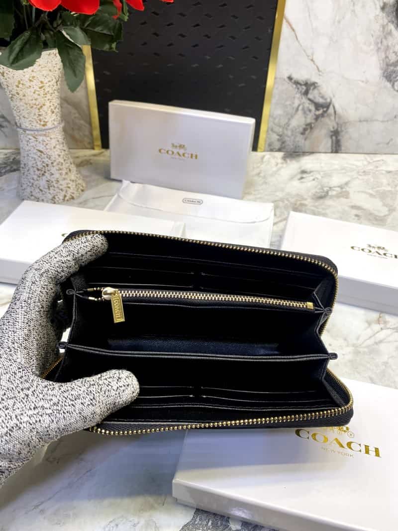 COACH_LONG_WALLET_V539