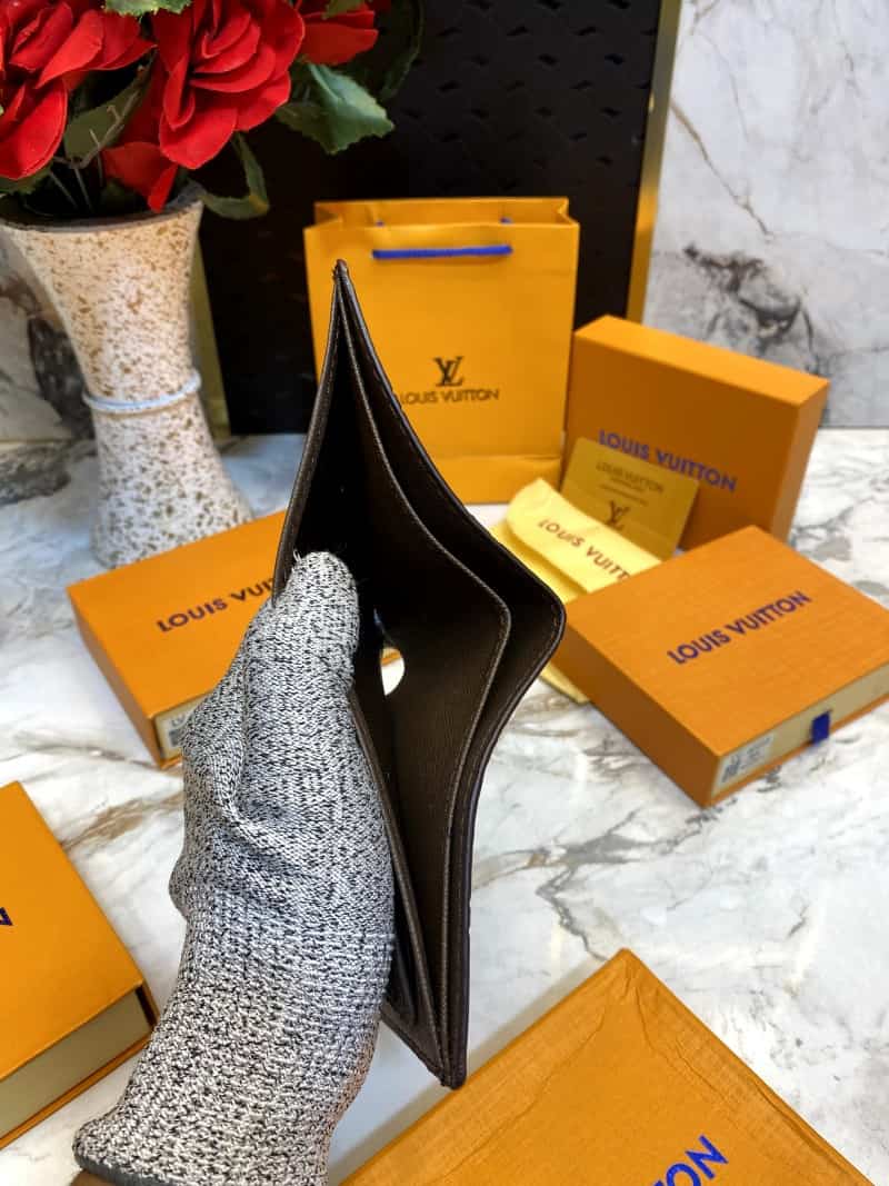 LOUIS_VUITTON_WALLET_V526