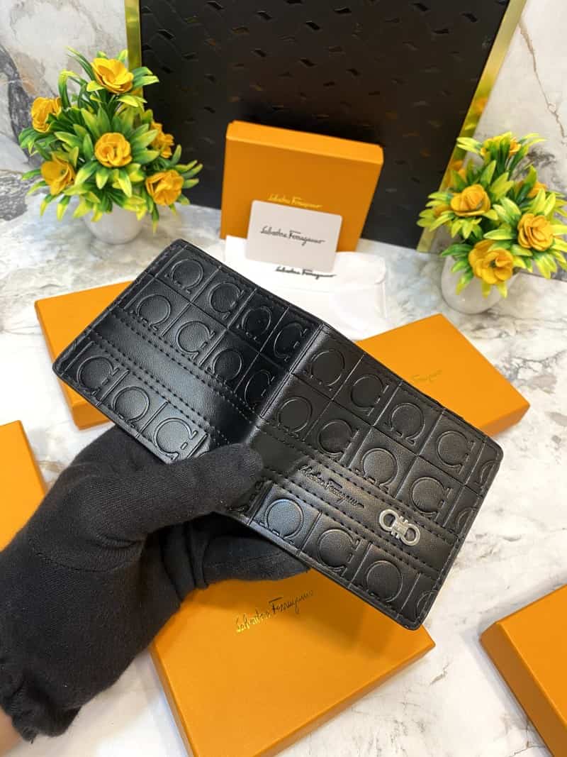Salvatore_Ferragamo_WALLET_V479