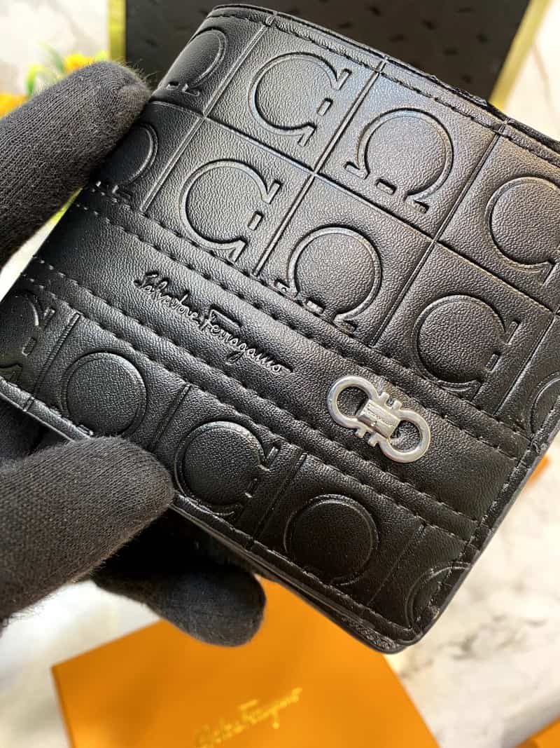 Salvatore_Ferragamo_WALLET_V479