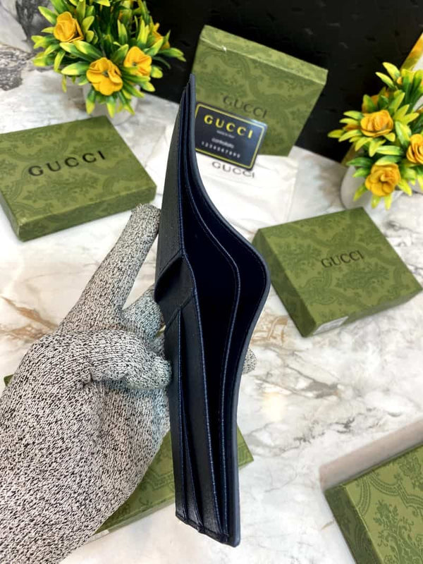 GUCCCI WALLET V425