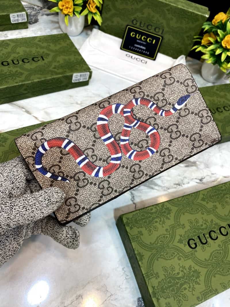 GUCCCI Passport Size Premium Wallet V 205