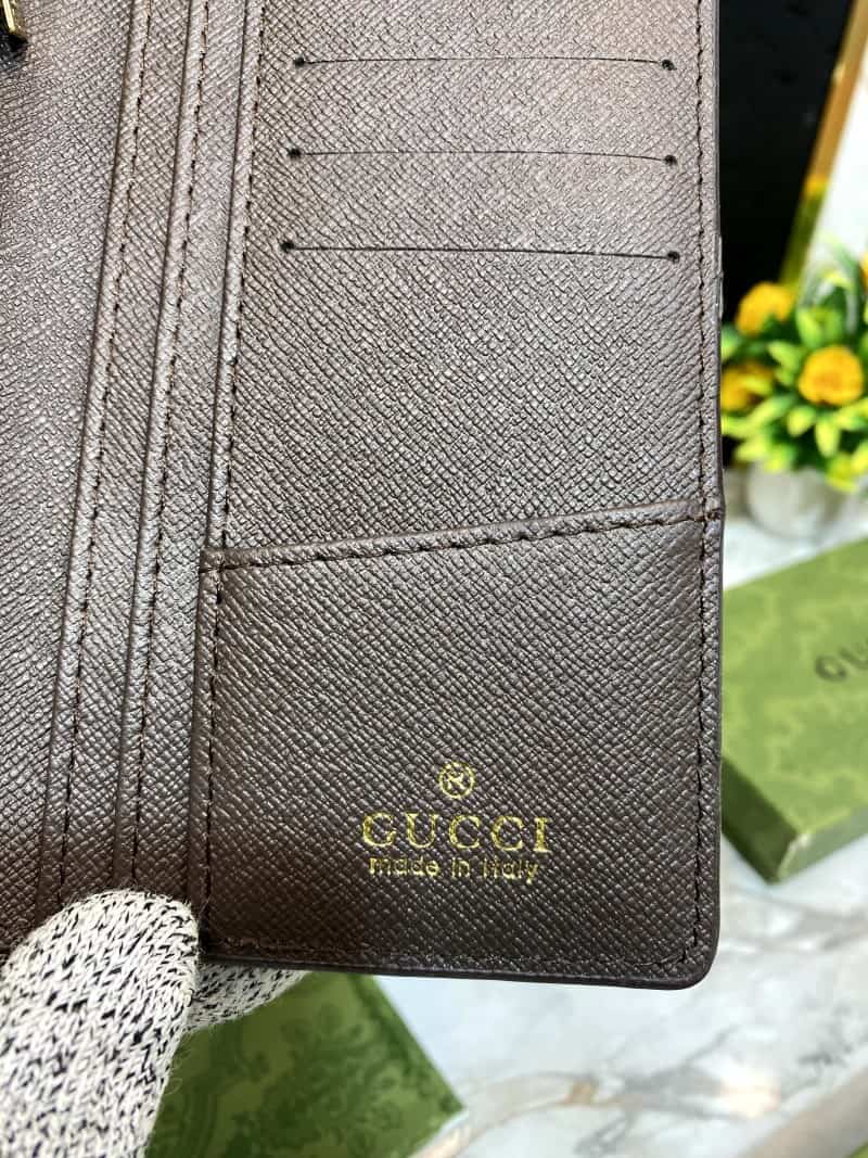GUCCCI Passport Size Premium Wallet V 205