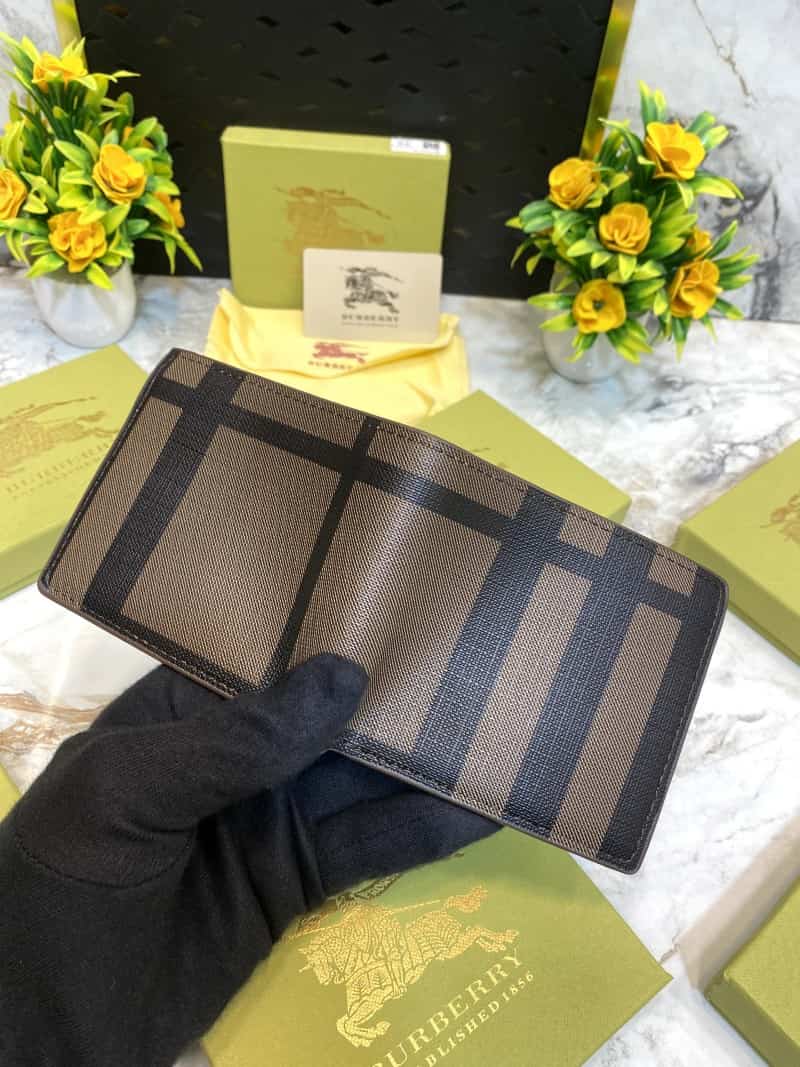 BURBERRY wallet V303