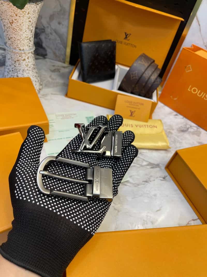LOUI_S VUITTONN 2 Buckle Belt & wallet Combo C380
