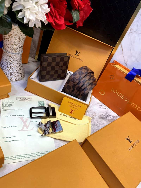 LOUI_S VUITTONN 2 Buckle Belt & wallet Combo C368