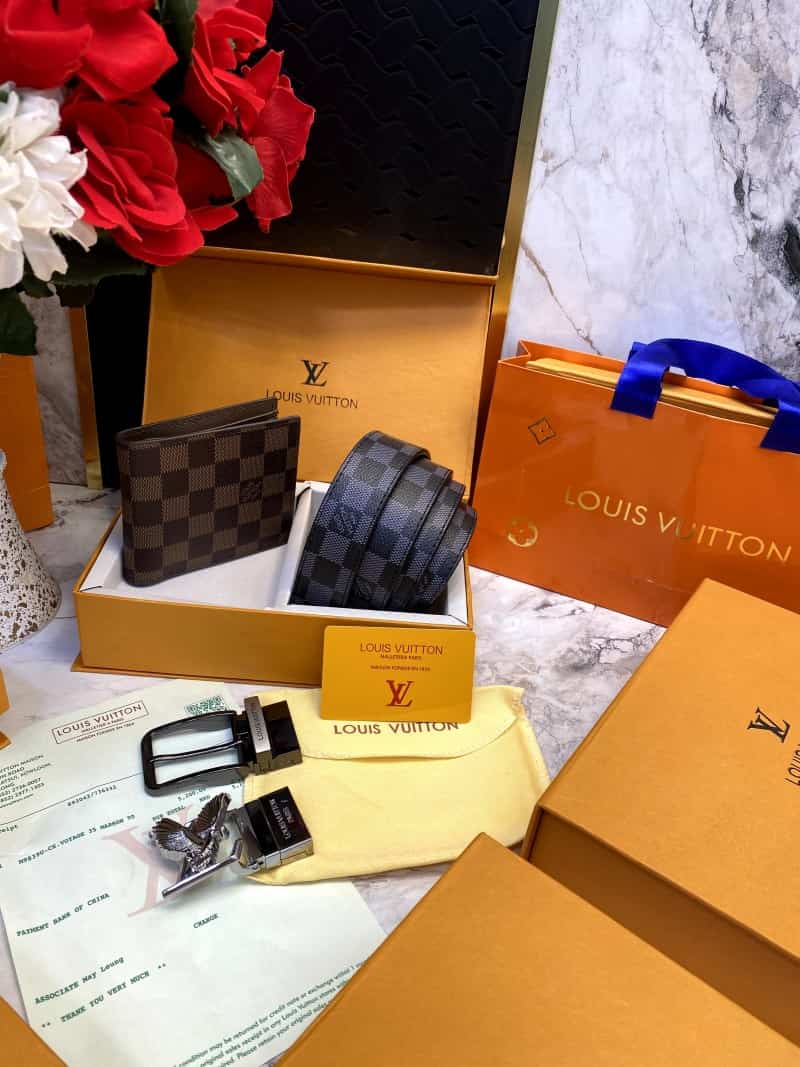 LOUI_S VUITTONN 2 Buckle Belt & wallet Combo C368