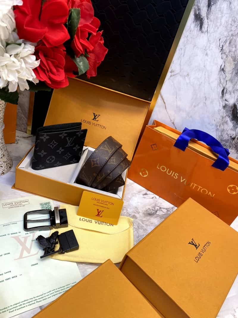 LOUI_S VUITTONN 2 Buckle Belt & wallet Combo C366