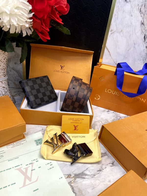 LOUI_S VUITTONN 2 Buckle Belt & wallet Combo C351