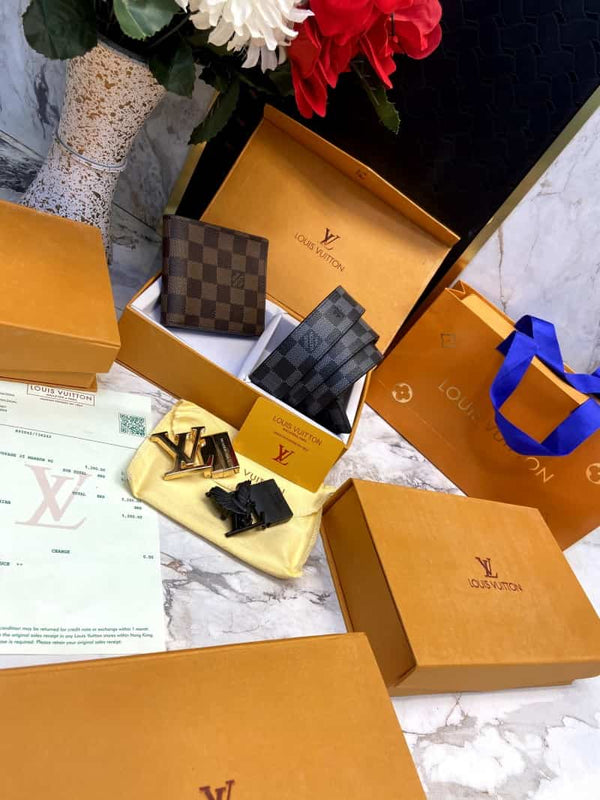 LOUI_S VUITTONN 2 Buckle Belt & wallet Combo C350