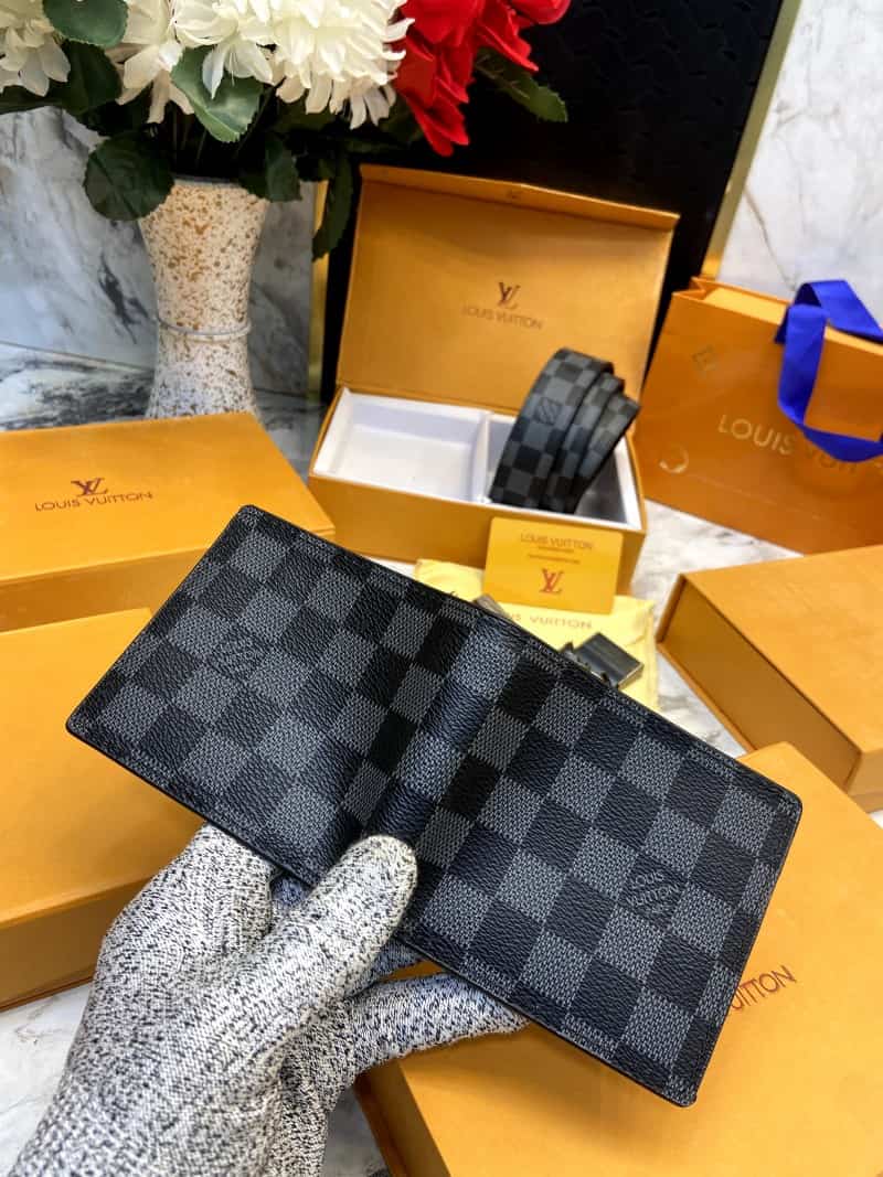LOUI_S VUITTONN 2 Buckle Belt & wallet Combo C351