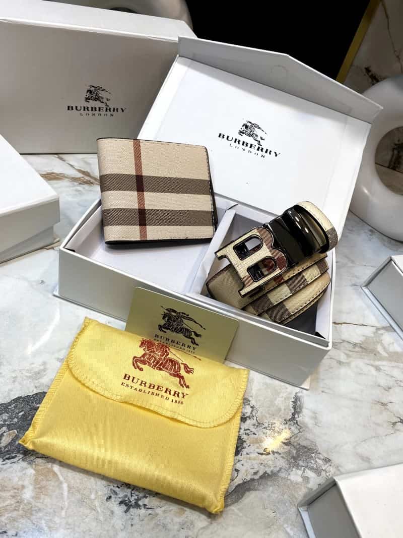BURBERR_Y Premium Belt & Wallet Combo C330