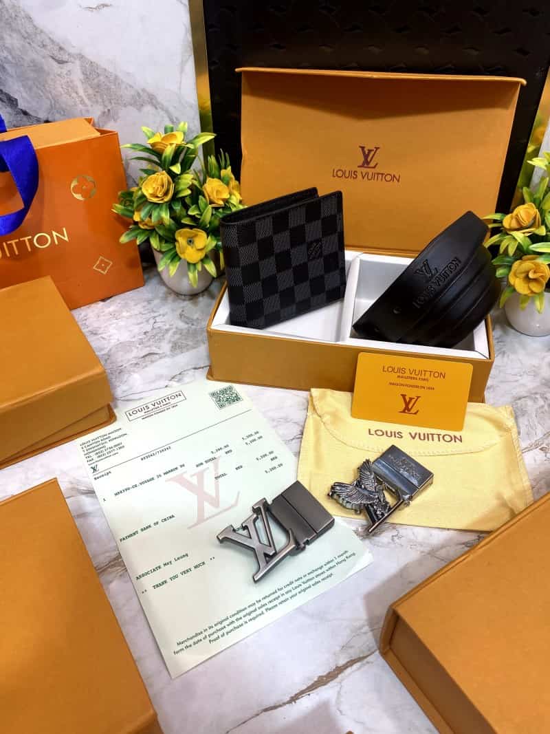 LOUI_S VUITTONN 2 Buckle Belt & wallet Combo C320