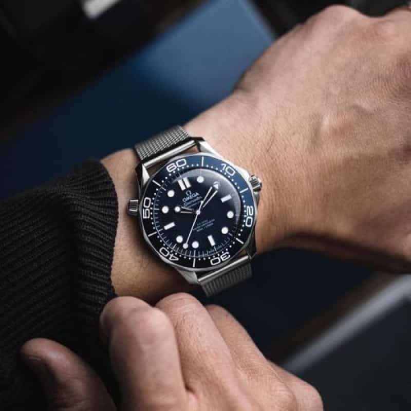 OMEGAA james bond edition 60th anni