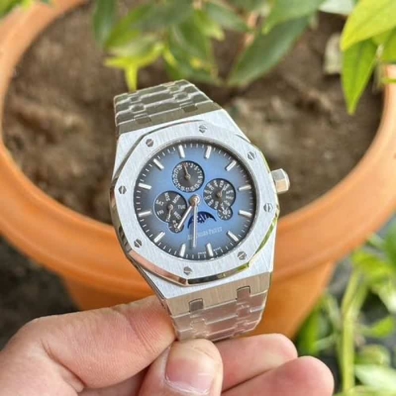 AUDEMARS PIGUET ROYAL OAK CALENDAR