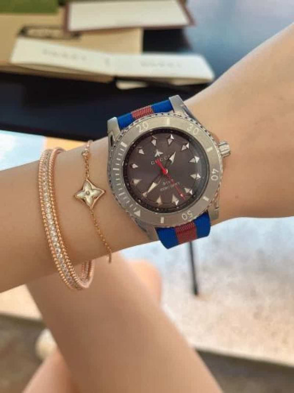GUCCI DIVE RED BLUE FABRIC STRAP QU