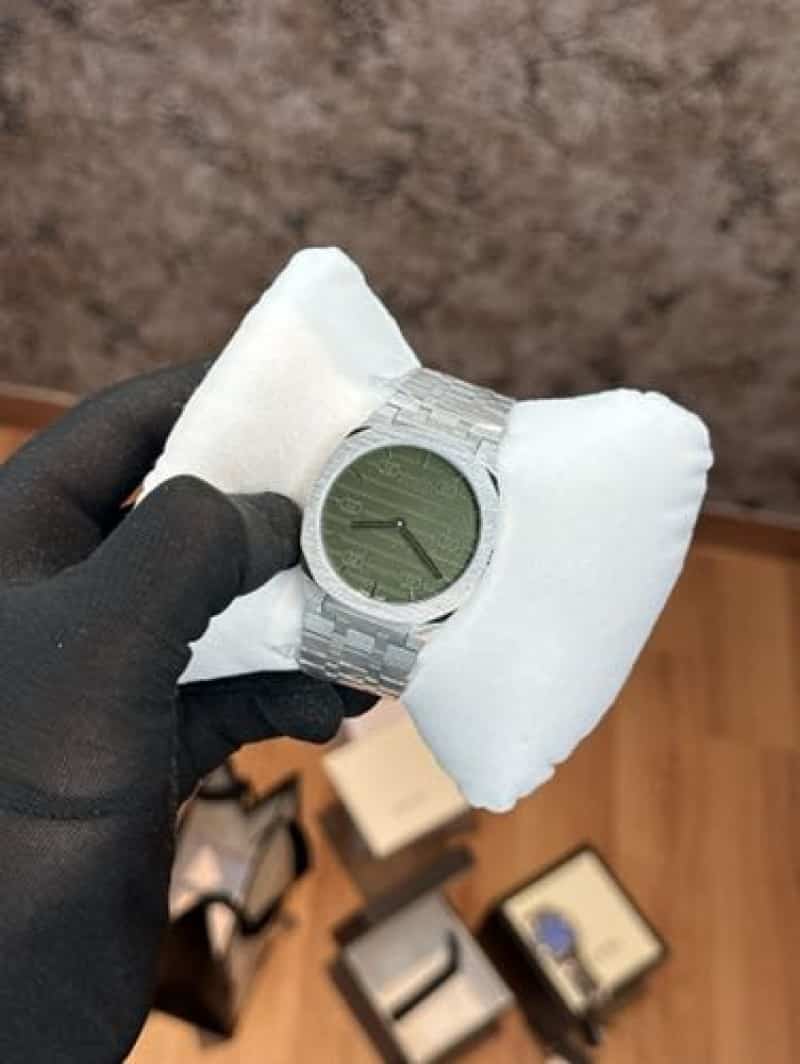 GUCCI SLIM QUARTZ MOVEMENT