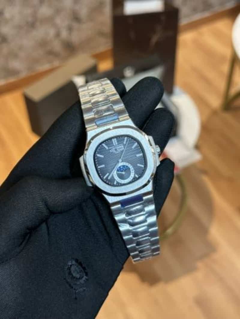 Patek Philippe Nautilus Annual Cale