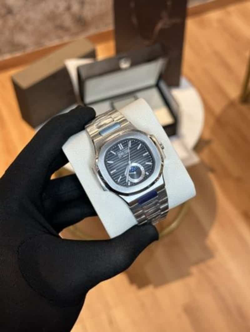 Patek Philippe Nautilus Annual Cale
