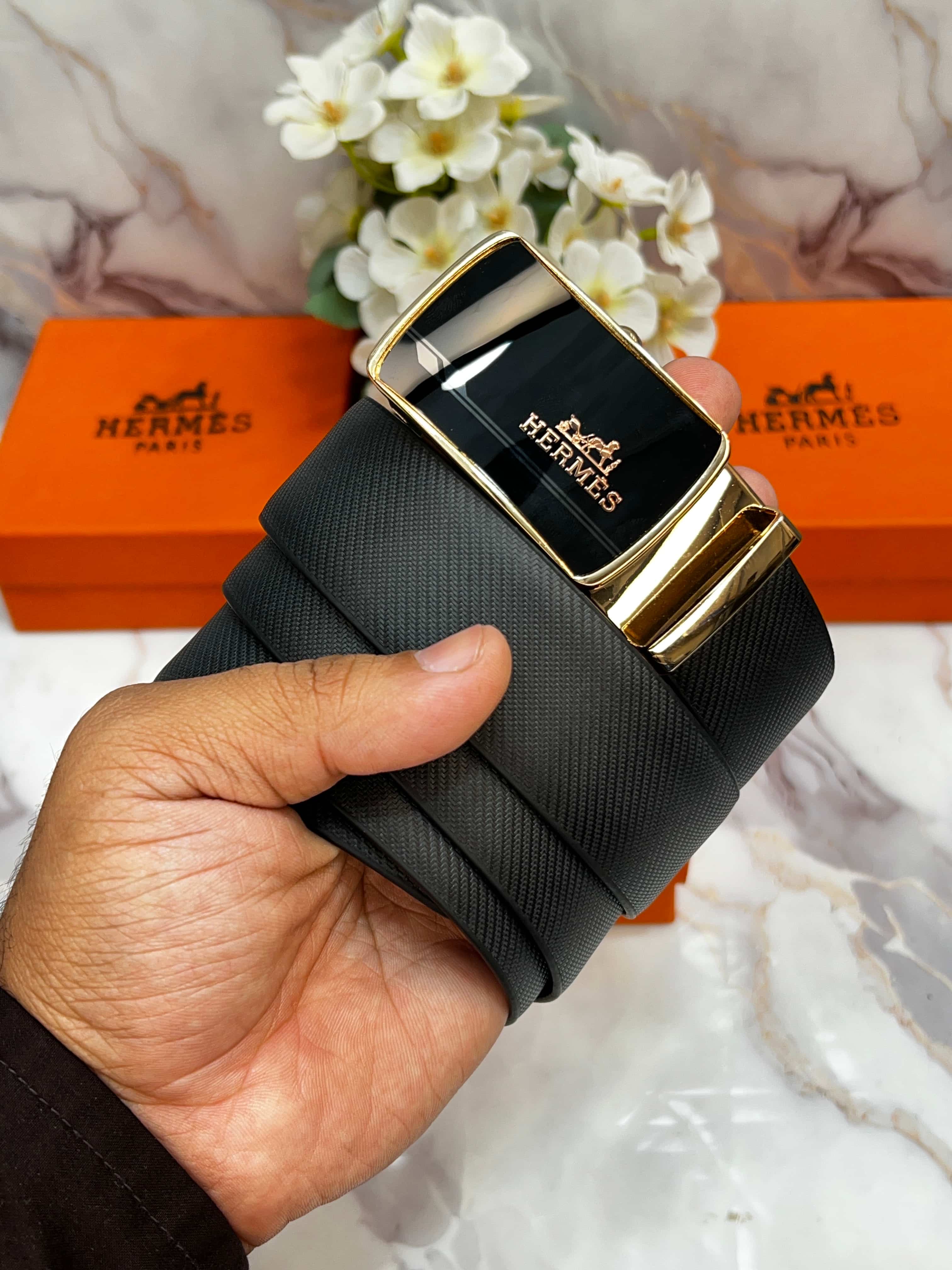 hER..MES PREMIUM QUALITY IMPORTED REVERSIBLE BELT WITH OG BO_x H-401