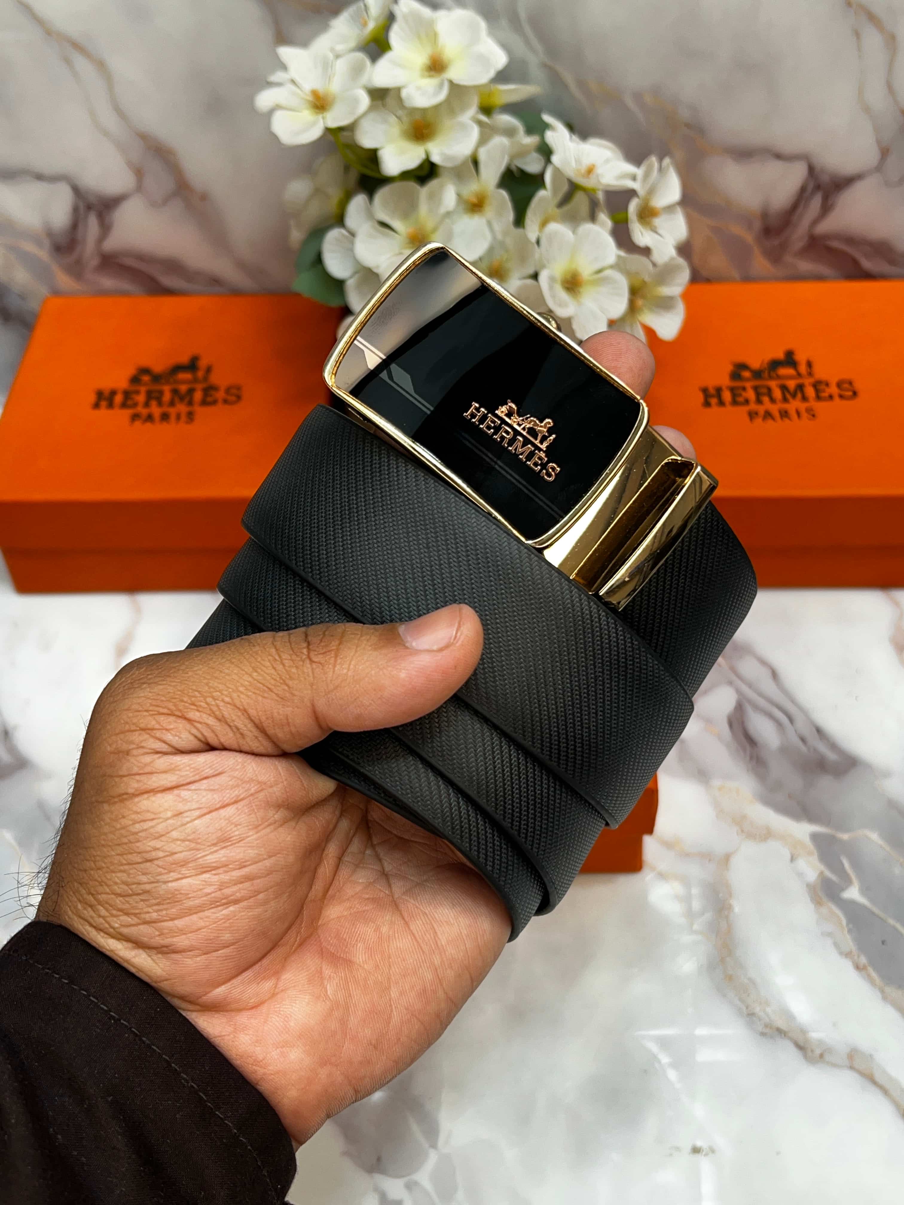 hER..MES PREMIUM QUALITY IMPORTED REVERSIBLE BELT WITH OG BO_x H-401