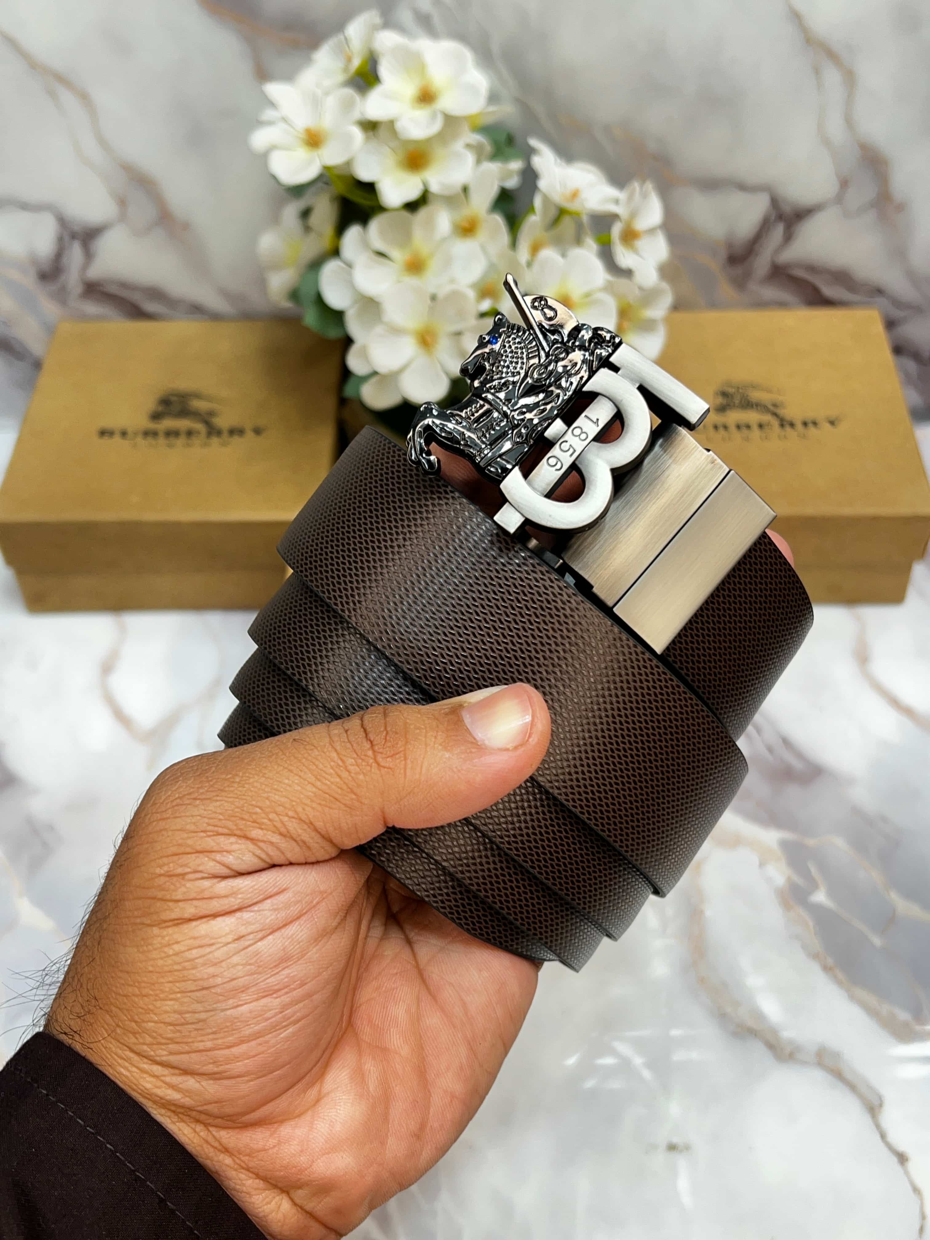 BURbERry PREMIUM QUALITY IMPORTED REVERSIBLE BELT WITH OG BOX BB-705