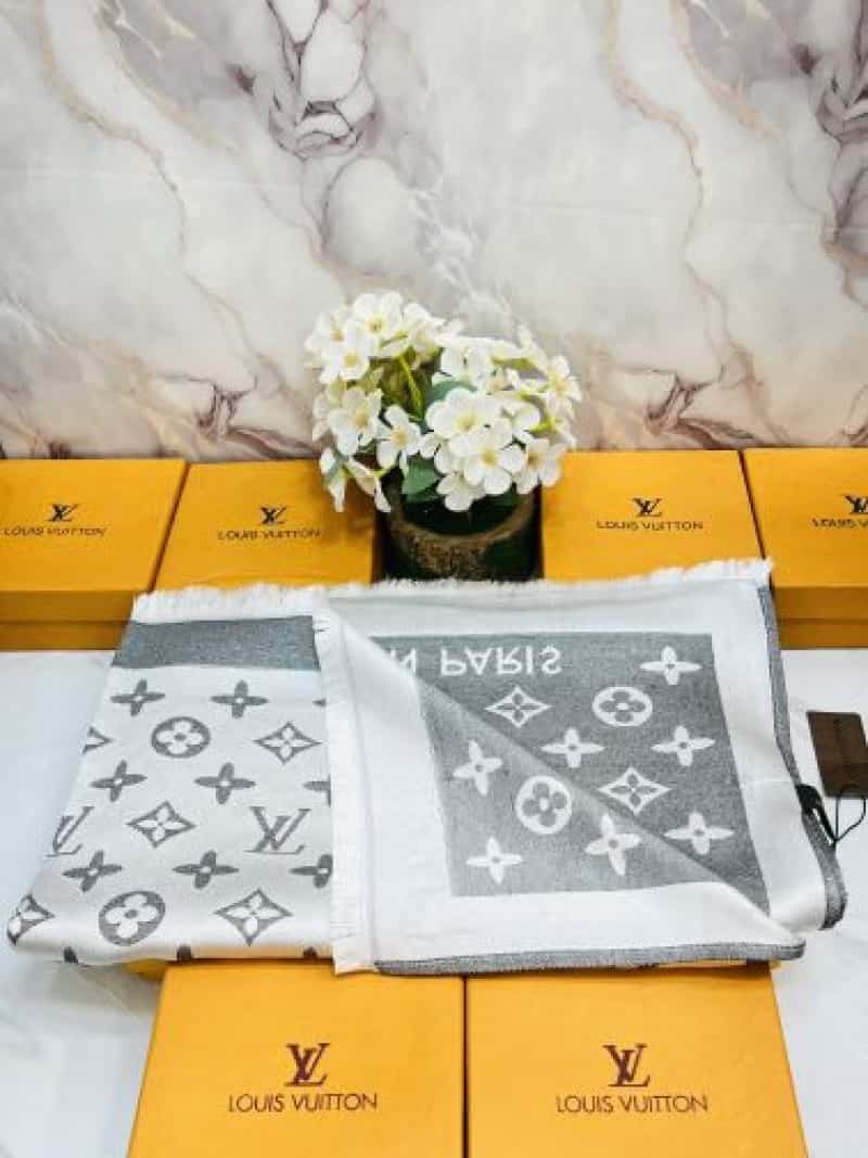 LV LO_uiS VUi·TT0n PREMIUM QUALITY IM