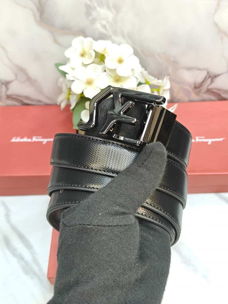 SF SALVATORE FERRAGAMO PREMIUM QUALITY IMPORTED REVERSIBLE LADIES BELT WITH OG BO-X SF-101