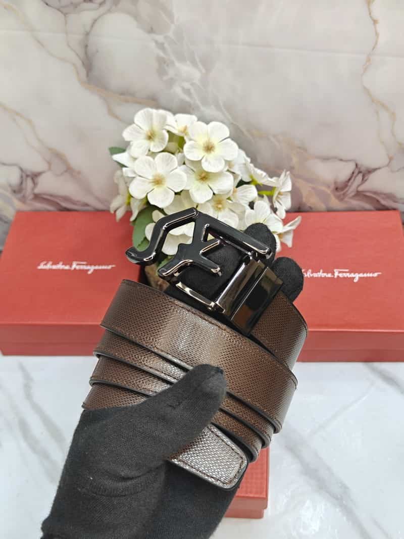 SF SALVATORE FERRAGAMO PREMIUM QUALITY IMPORTED REVERSIBLE LADIES BELT WITH OG BO-X SF-101