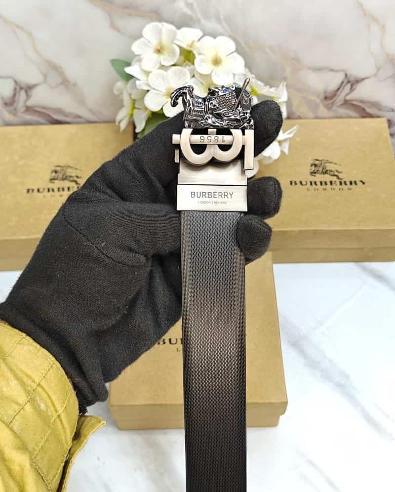 BURBERR Y PREMIUM QUALITY HORSE BUCKLE WITH OG BOx - BB-605